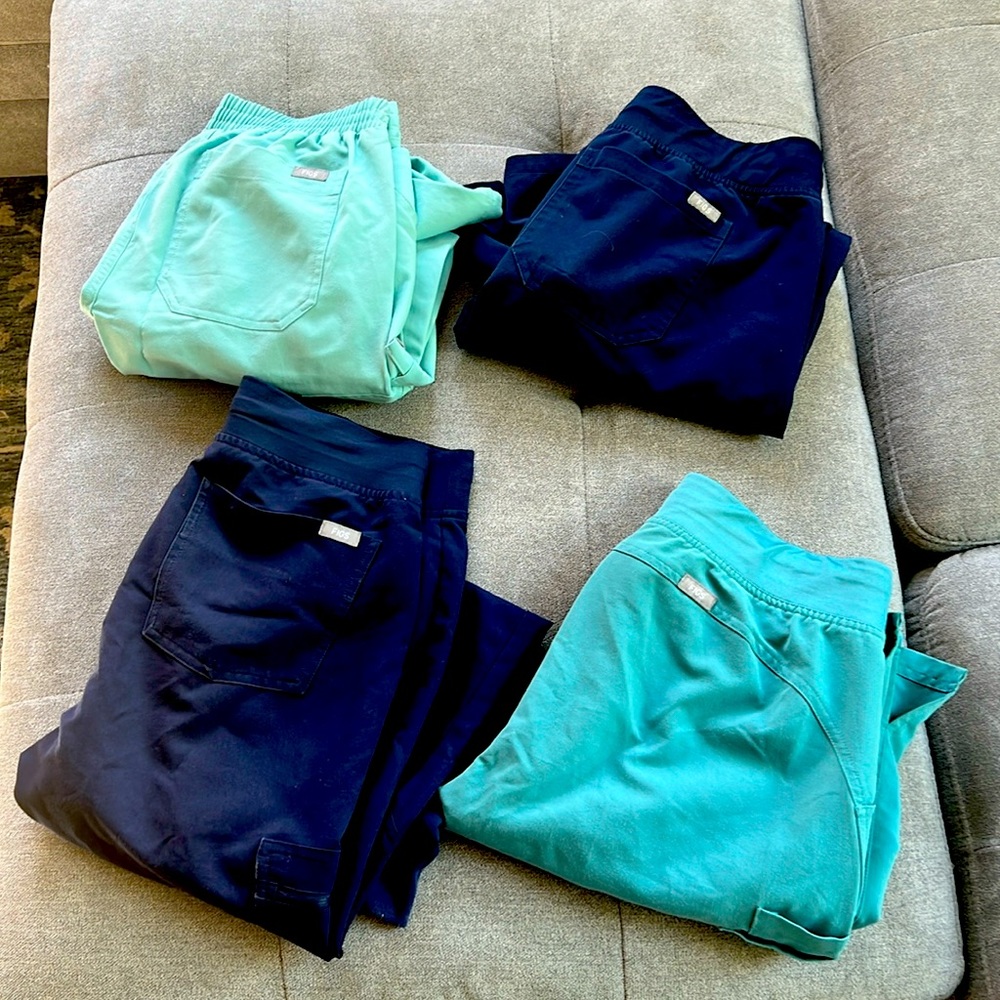 Figs Scrubs Bundle XS (4 pairs!)